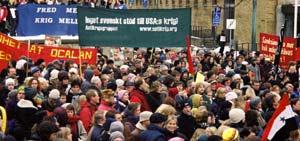 Antikrigsgruppen i Göteborg på Götaplatsen 2003-02-15